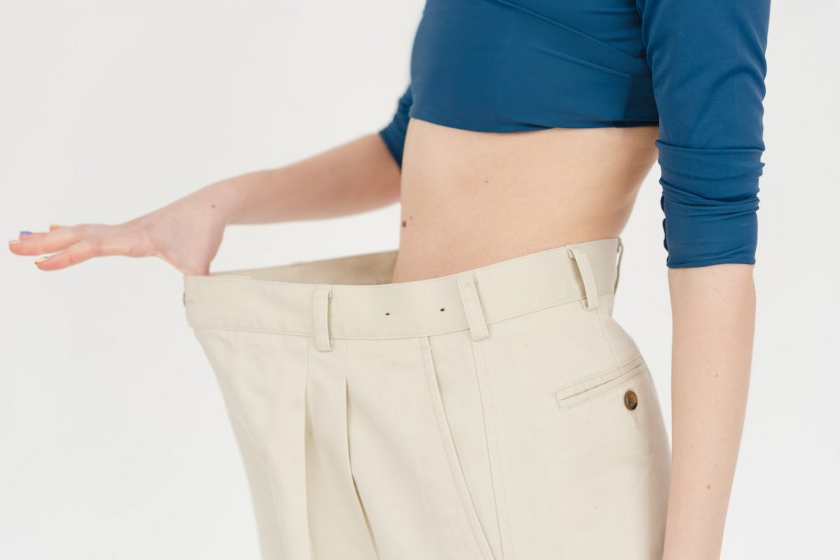 Жир на животе: диетолог поделилась простым лайфхаком для похудения