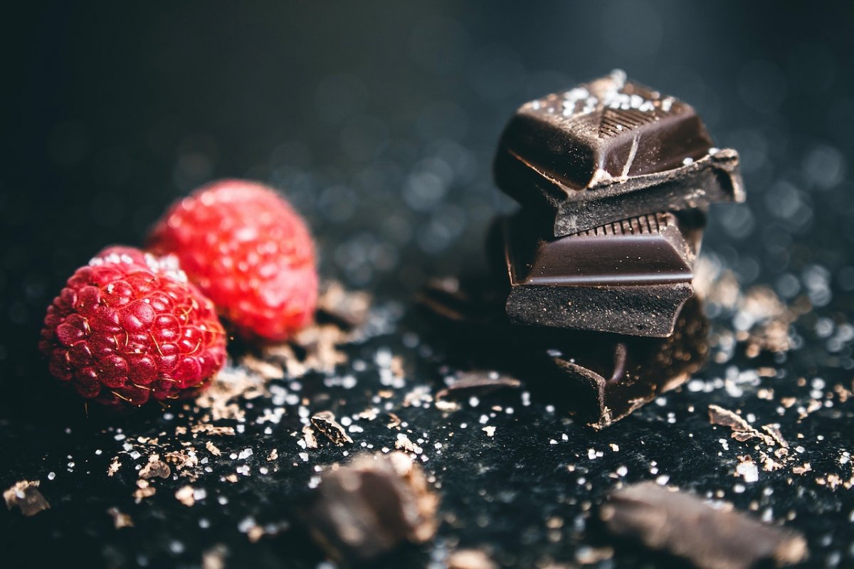 Диетолог Пономарева: темный шоколад с миндалем снижает уровень «плохого» холестерина за недели