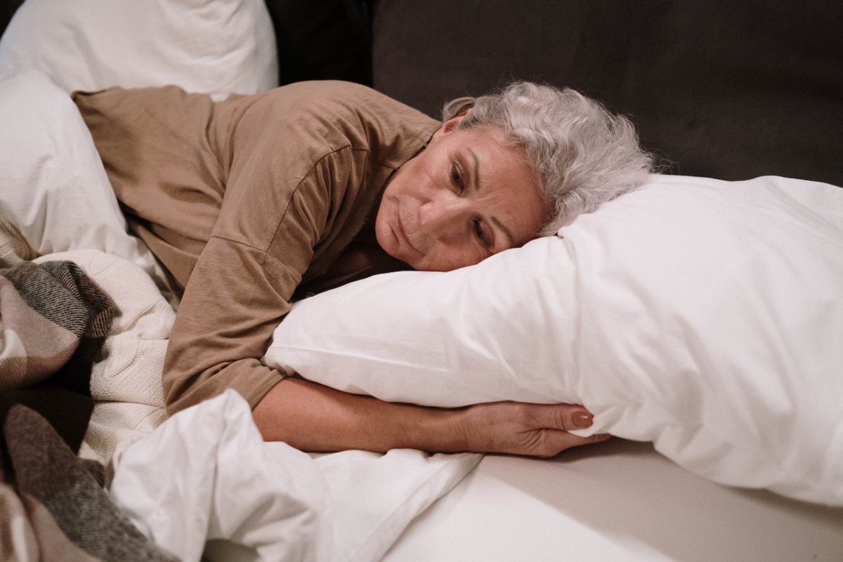 Невролог Алехина: если ложиться спать до 21:00, риск слабоумия увеличивается на 70%