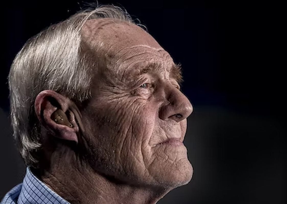 пожилой мужчина