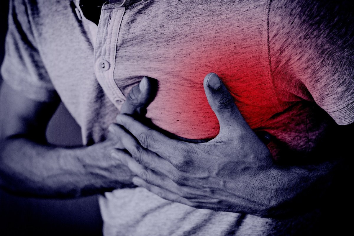 10 симптомов сердечного приступа, которые появляются я за месяцы до смерти