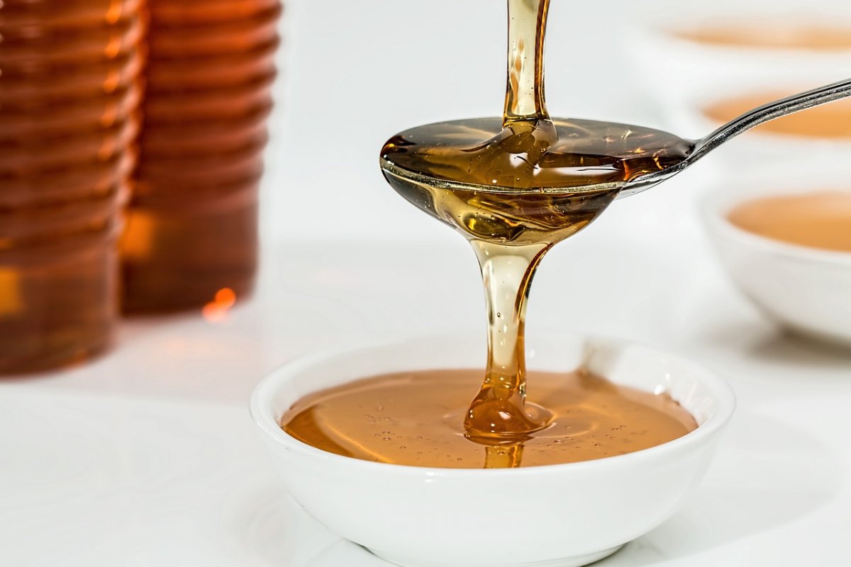Мед снижает высокий уровень холестерина и сахара в крови - нутрициолог Строков