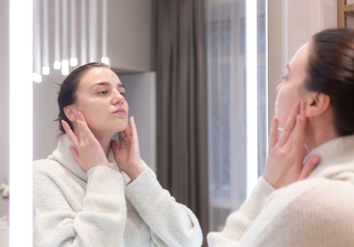 смотреться в зеркало