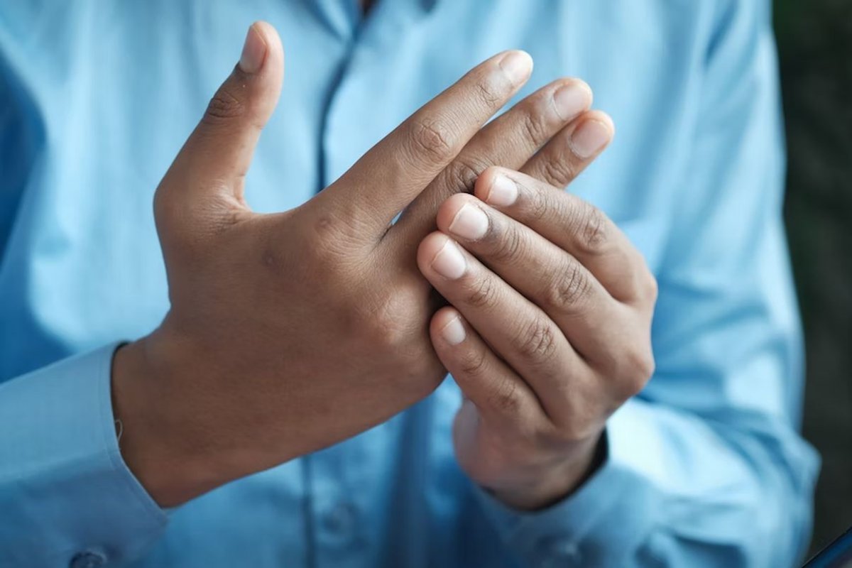 Ощущение скованности в руках – возможный признак остеоратрита