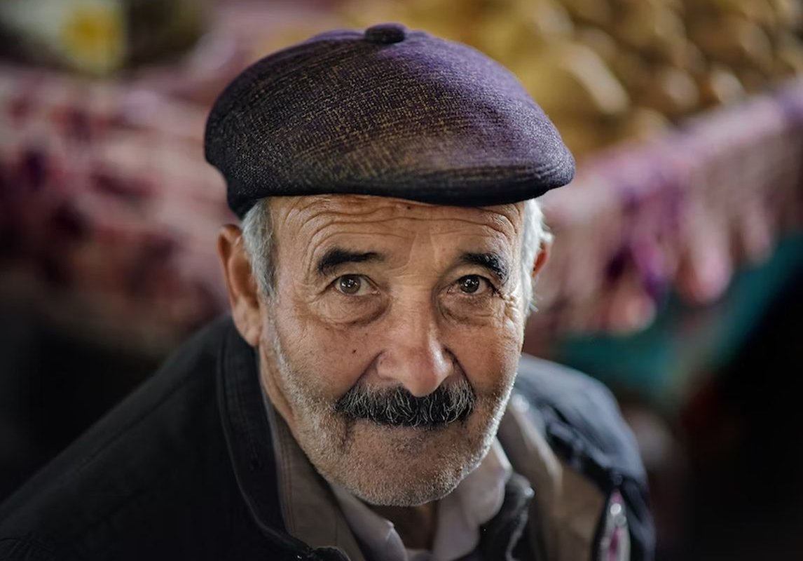 пожилой мужчина