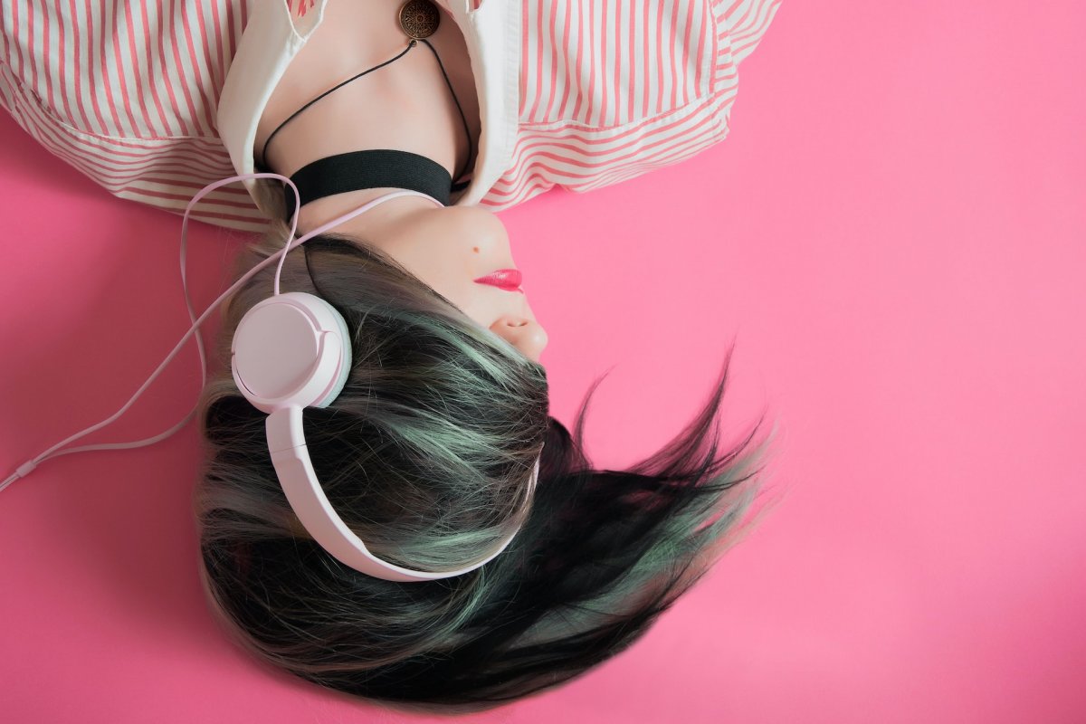 Прослушивание любимой песни делает лекарства более эффективными
