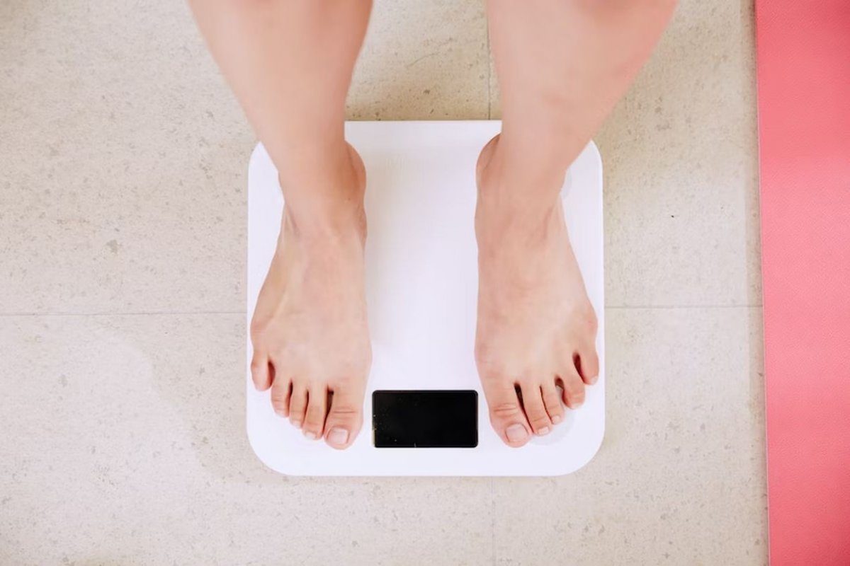 Эксперт по питанию Верис: отказ от жира и резкое снижение калорий вредны при похудении