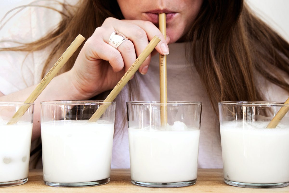 Врач Захарова объяснила, почему от молочных продуктов может болеть живот