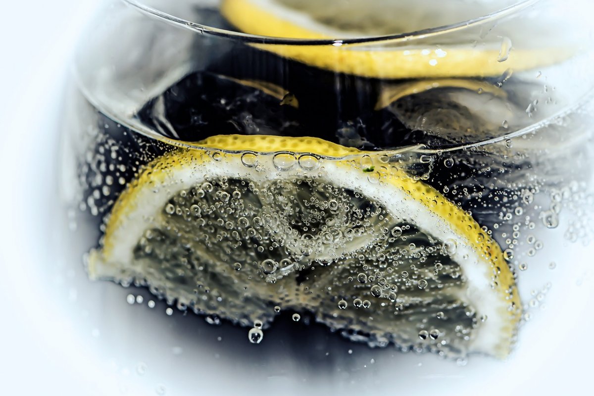 Онкоуролог Гадзиян: вода с лимонным соком может предотвратить образование камней в почках