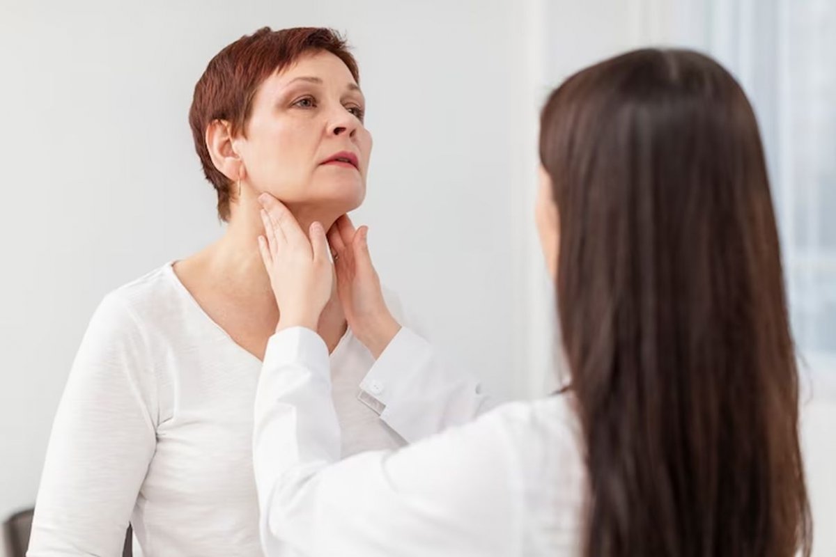 При заболевании раком щитовидной железы может краснеть лицо
