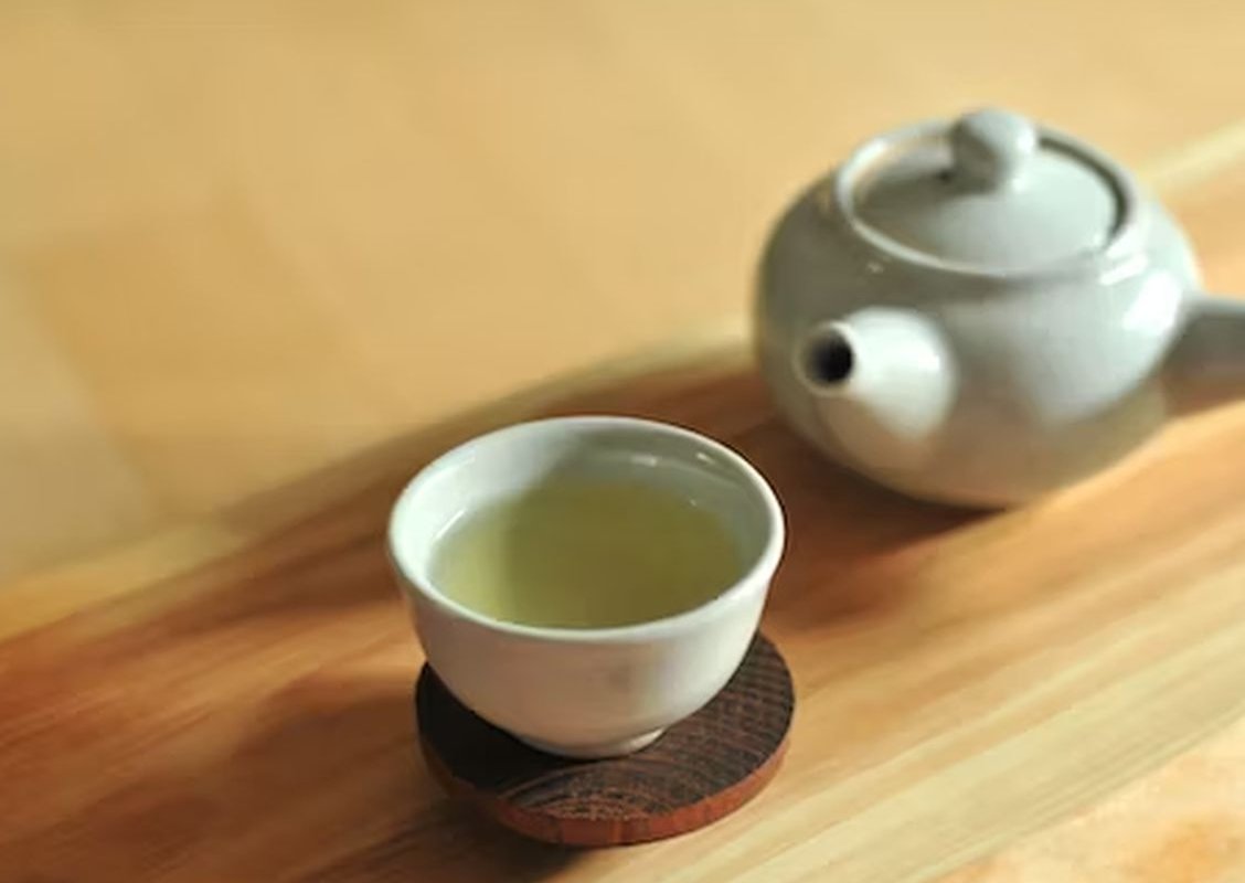 Врач Мухина: людям с высоким давлением и гастритом пить зеленый чай нежелательно