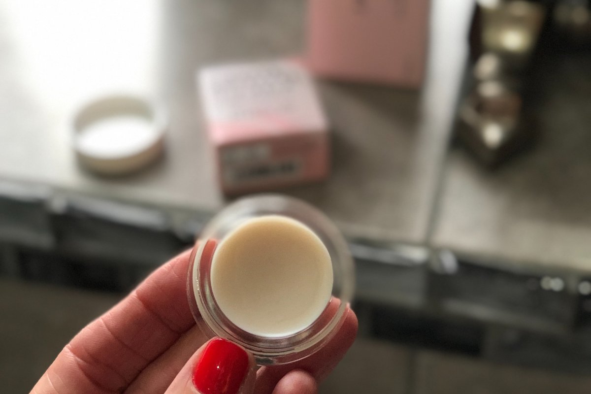 Врач Комарова: совместное использование косметики приводит к заражению венерическими болезнями