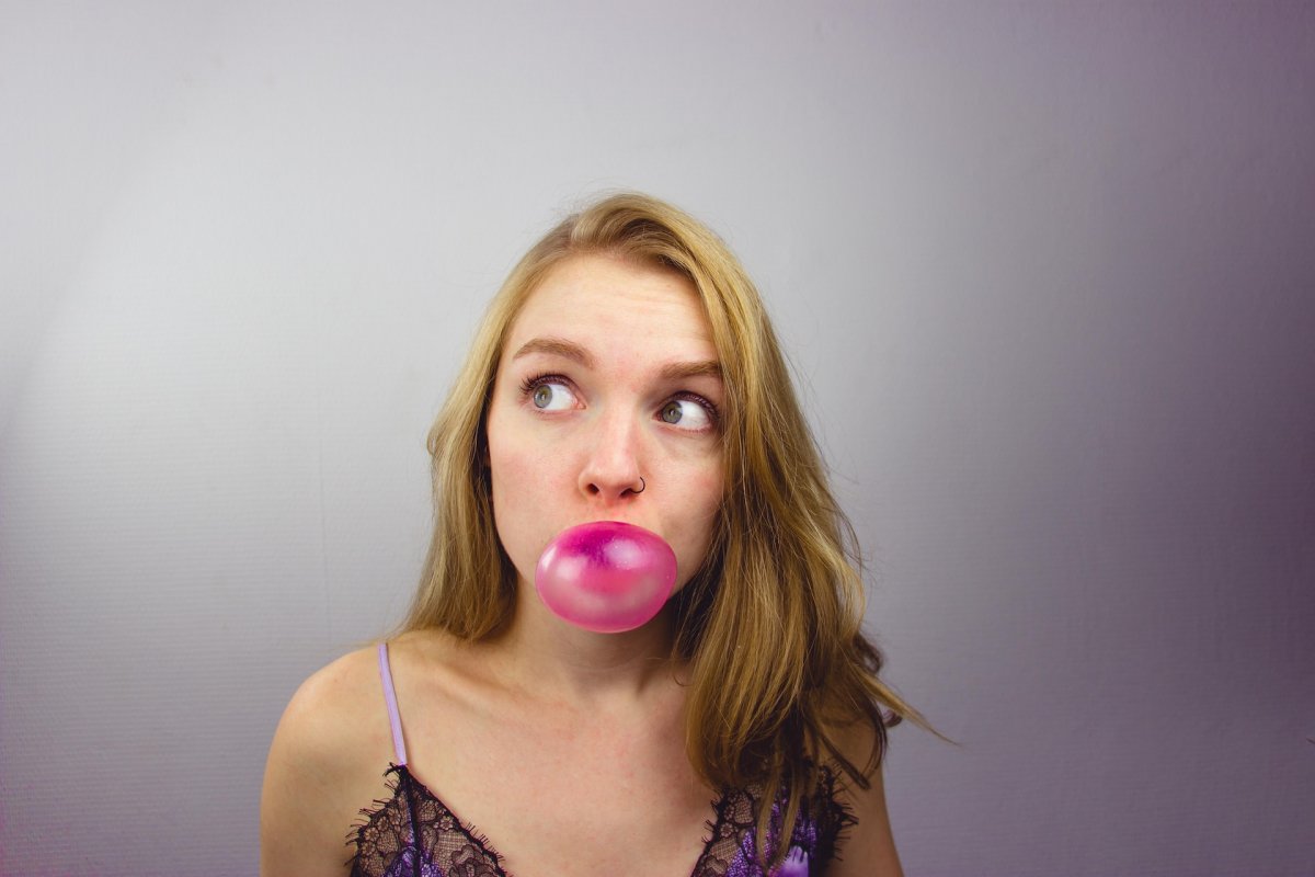 4 запаха изо рта, которые сигналят о серьезных проблемах со здоровьем