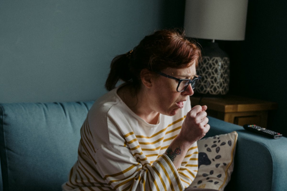 Вот как распознать раковый кашель в преддверии осенних простуд