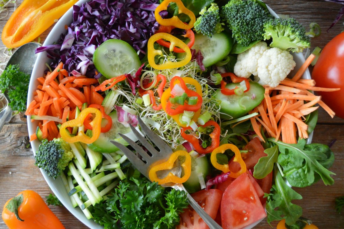 Врач Хачирова рассказала о вреде популярной диеты, нутрициолог Строков назвал эту диету "чрезвычайно опасной"