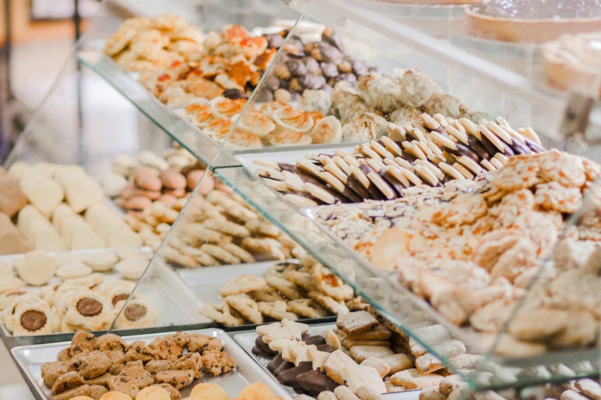 Врач Гарушьян: тяга к сладкому возникает из-за нехватки витаминов, врач Захарова объяснила, как определить, какого вещества не хватает в организме