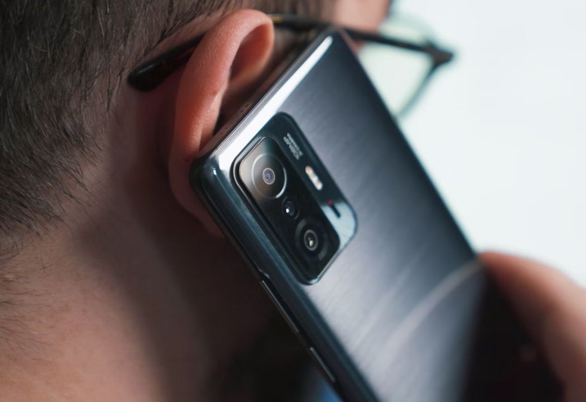 разговор по телефону