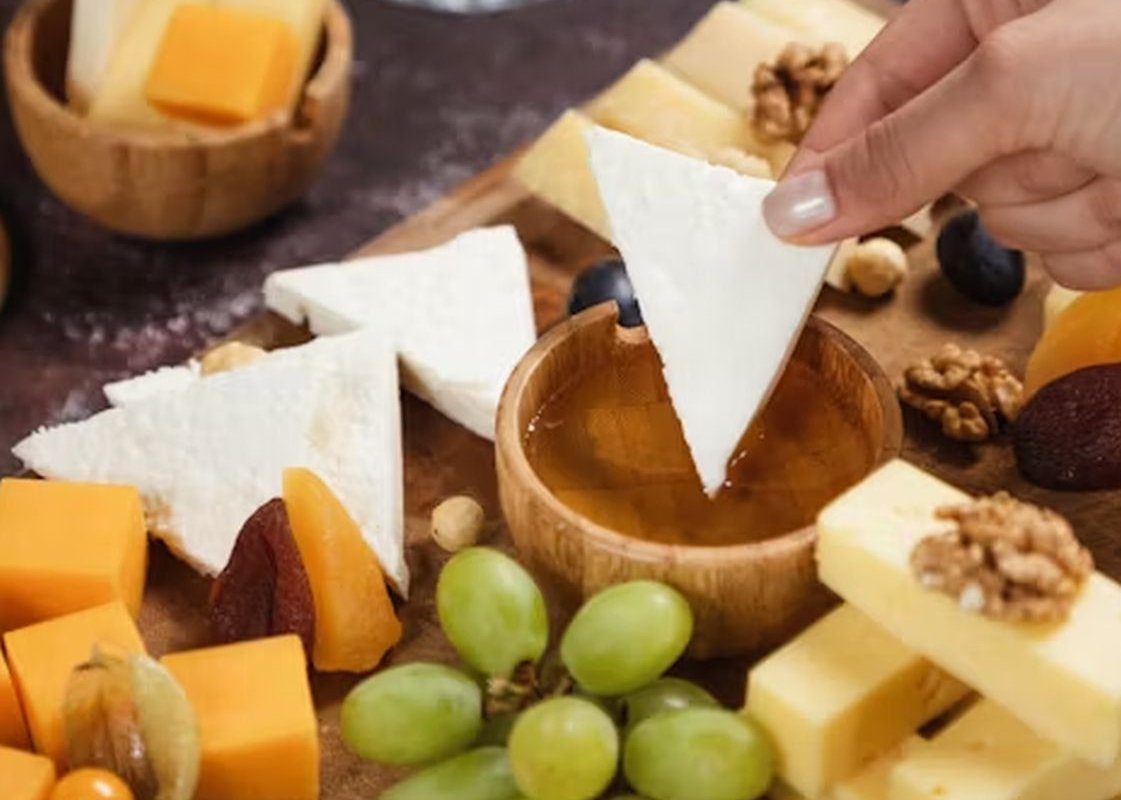 виноград и сыр