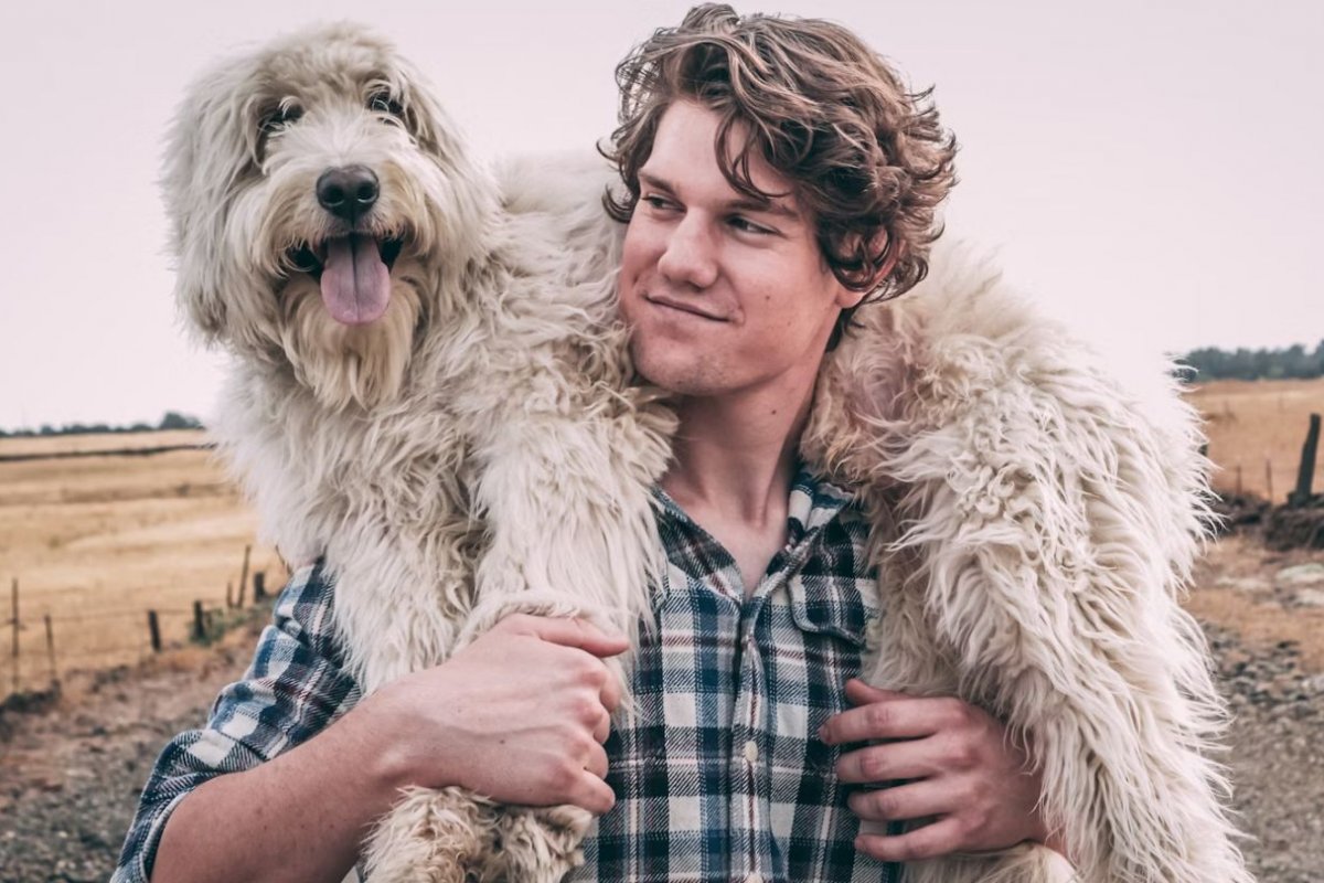 мужчина с собакой